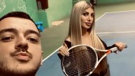 Dalila se latila reketa i pokušala da igra tenis sa novim dečkom: Prosudite sami kako joj ide