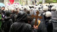 Sve više incidenata između policije i protivnika Evroprajda u centru: Ima i uhapšenih