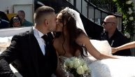 Kao što je red na vojvođanskim svadbama: Mladenci Mirko i Bojana se u čezama vozaju kroz Titel