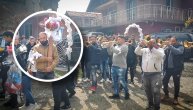 Krenula najtužnija povorka uz zvuke trube: Najbilži ispraćaju tragično nastradalog muzičara