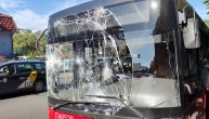 Sudar dva autobusa GSP-a u Borskoj ulici: Jednom kompletno razbijena šofer-šajbna
