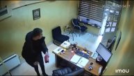 Snimak krađe u praznoj kancelariji: Ušao i iz torbe izvadio radnicin novčanik