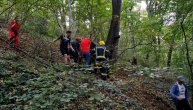 Akcija spasavanja muškarca koji je upao u provaliju na Košutnjaku: Zadobio povrede kičme i vrata