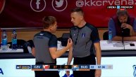 Sudija Pukl prekinuo derbi Zvezda - Budućnosti zbog uvreda navijača: Lazić i Neša Ilić ih smirivali