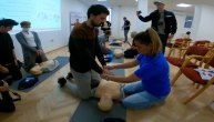 Reporter "Telegrafa" na vežbi oživljavanja u slučaju naglog srčanog zastoja