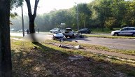 Jeziva nesreća u Vojislava Ilića, 2 poginulih: Auto bukvalno prepolovljen posle udara u banderu