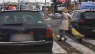 Žena prelazila ulicu na pešačkom prelazu, a vozač automobila krenuo na nju
