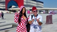 Zgodna Hrvatica napravila haos ispred stadiona: Svi su hteli da se fotkaju sa njom