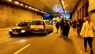 Čudan sudar automobila u tunelu: Snimci saobraćajke na Zelenom vencu