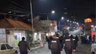 Severna Mitrovica: Kurtijevi policajci do zuba naoružani idu peške u pratnji oklopnih vozila