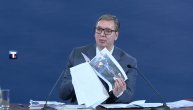 Vučić pokazao slike: S dugim cevima i prstom na obaraču oduzimaju srpsko vino, upadaju u vrtić