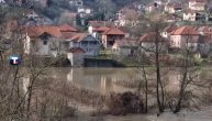 Voda preti da uđe u kuće, vodostaj raste: Ponovo se izlio Lim kod Prijepolja