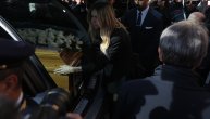 Nemo su prilazili i ljubili kovčeg: Porodica se oprostila od Siniše