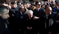Suze i poslednji poljubac: Majka Siniše Mihajlovića ispratila sina na večni počinak