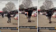 Da nam je svima kao njemu: Čovek usred dana igra na Vidikovačkoj pijaci kao da je u najboljem klubu