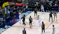 Neverovatan koš Jokića iz mrtvog ugla, lagano kroz odbranu Bostona: Jokićev novi  tripl dabl