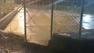 Nekoliko kuća ugroženo, najavljuju se nove padavine: Meštani Brodareva strepe šta nosi noć