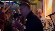 Savo Milošević se latio mikrofona i zapevao pesmu Zeljka Samardzića
