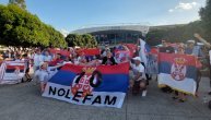 Super baka Srbijanka kao vođa navijača: Ludnica u Melburnu pred meč Đokovića i Rubljova