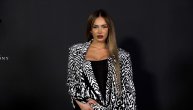 Emina Jahović zasijala u zebrastom odelu