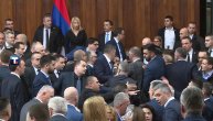 Incident u Skupštini, opozicija prekinula Vučićevo obraćanje