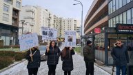 Porodica uhapšenog Slađana Trajkovića protestvuje ispred Specijalnog tužilaštva u Prištini