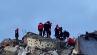 Spasilačke ekipe i dalje tragaju za preživelima u ruševinama dan nakon dva razorna zemljotresa