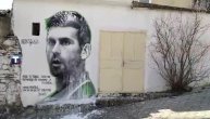 Očišćen mural sa likom Novaka Đokovića u Orahovcu