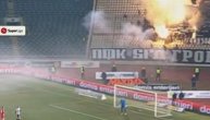 Dok Partizan gubi 2:0 u Humskoj, Grobari bacaju topovske udare: U Humskoj odjekuju detonacije