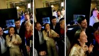 Novak zagrlio Jelenu, a ona mu na uvce zapevala: Ljubavne pesme na repertoaru