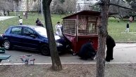 Povređeno dete (3) u nesreći na Mirijevu: Autom uleteo u park i zakucao se u kiosk