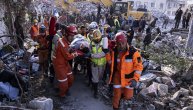 Čudo 13. dan nakon potresa: Iz ruševina izvučeno troje ljudi, među njima i dete