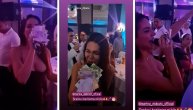 Marina Visković drzi pune ruke bakšiša i peva na privatnom slavlju
