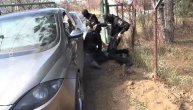 Brutalno hapšenje uz dimne bombe i prašinu: UKP naoružani do zuba pohapsili osumnjičene dilere