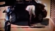 Pojavio se snimak žene koja je našla torbicu sa mnogo para, a niko je više nije video