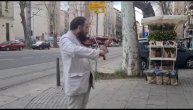 Magičan momenat sa ulica Beograda: Violinista Tomislav ulepšao svim damama 8. mart