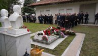 Pokret socijalista posetio grob Slobodana Miloševića na godišnjicu njegove smrti i odao mu počast