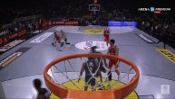 Usporeni snimak početka "sukoba" Lesora i Petruševa: Zvezdin košarkaš ga nije prvi udario