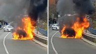 Snimak buktinje automobila na Banovom Brdu: Prvo se čula eksplozija, a onda je vatra progutala BMW