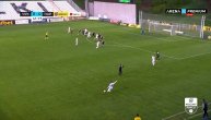 Šta radi golman Partizana? Primio neverovatan gol iz slobodnog udarca