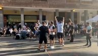 Navijači Partizana prave šou ispred hale u Madridu