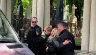 Članovi porodice Saše Vidića primaju saučešće: Poslednji ispraćaj čuvenom modnom kreatoru