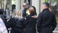 Muk ispred kapele na Novom groblju: Porodica i prijatelji ispraćaju Vidića na večni počinak