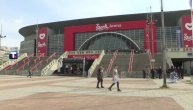 Navijači se već okupljaju: Atmosfera ispred Arene 3 sata pre početka utakmice Partizana i Reala