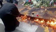 Patrijarh Porfirije zapalio sveće za pokoj duše žrtava iz OŠ "Vladislav Ribnikar"