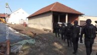 Brutalni snimak upada policije i hapšenje osumnjičenog za masakr kod Mladenovca