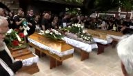 Pet nastradalih mladića iz Malog Orašja zajedno ispraćeni na večni počinak