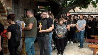 Porta crkve u Malom Orašju premala da primi sve koji su došli da isprate na večni počinak mladiće