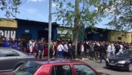 Gužva ispred ulaza 40-ak minuta pre početka utakmice Zemun - OFK Beograd