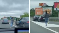 Muškarcu prekipelo, izvadio pajser pa se zaleteo : Vozač "pežoa" sve vreme u vožnji sekao "mercedes"